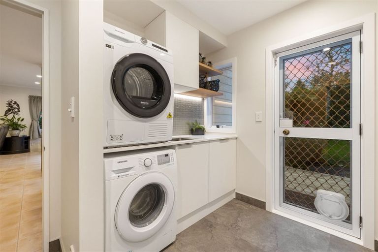 Photo of property in 4 Kitewaho Road, Swanson, Auckland, 0816