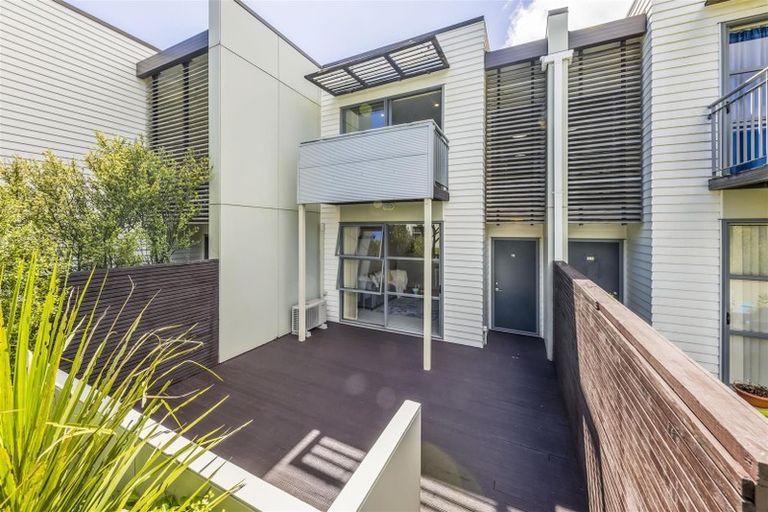 Photo of property in 37 The Track, Takanini, 2112