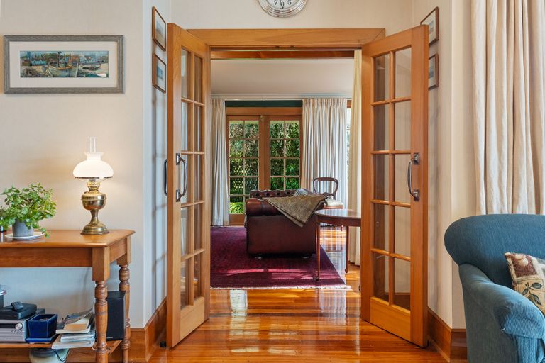 Photo of property in 1 Howard Street, Macandrew Bay, Dunedin, 9014