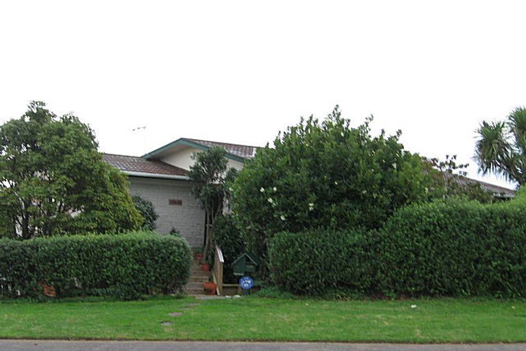 Photo of property in 132 Sandspit Road, Shelly Park, Auckland, 2014