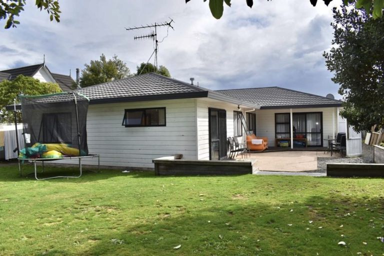 Photo of property in 12 Renata Road, Otaki, 5512