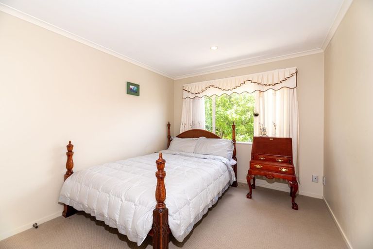 Photo of property in 14 Bridgefield Crescent, Flat Bush, Auckland, 2016