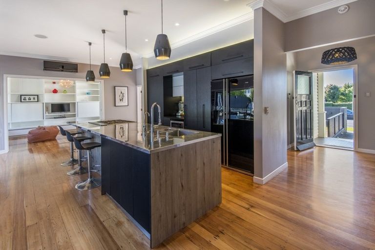 Photo of property in 19 Hamana Street, Narrow Neck, Auckland, 0622