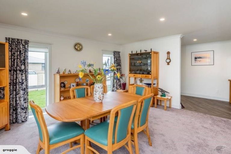 Photo of property in 2 Bridford Way, Paraparaumu, 5032