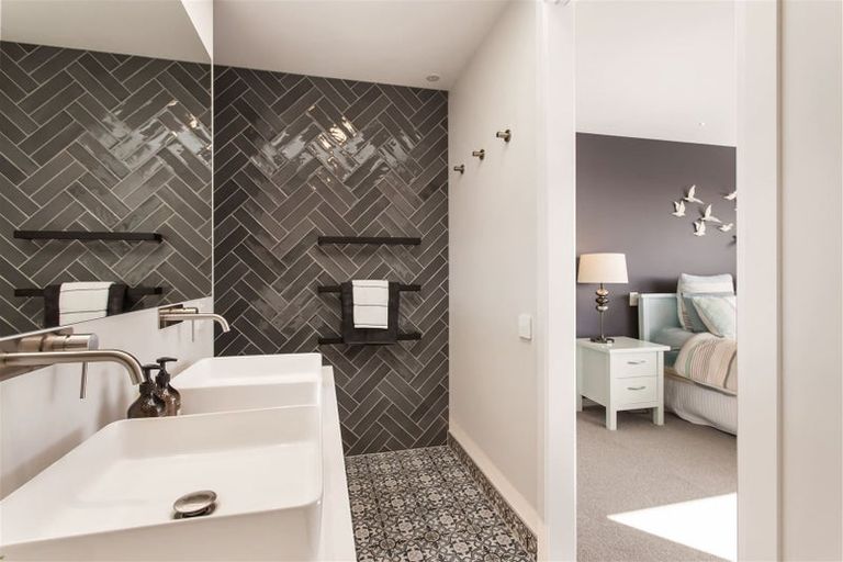 Photo of property in 2 John Monck Lane, Redcliffs, Christchurch, 8081