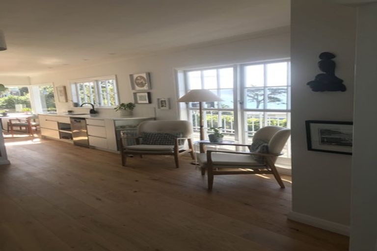 Photo of property in 221 Marine Parade, Seatoun, Wellington, 6022