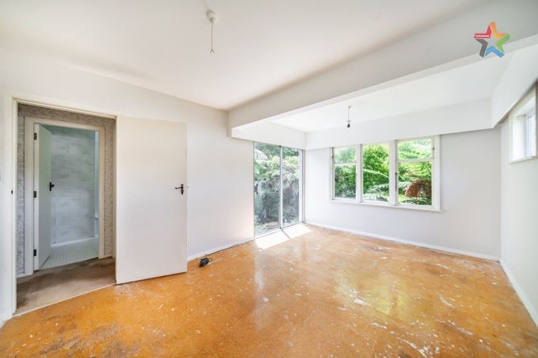 Photo of property in 76 Raukawa Street, Stokes Valley, Lower Hutt, 5019