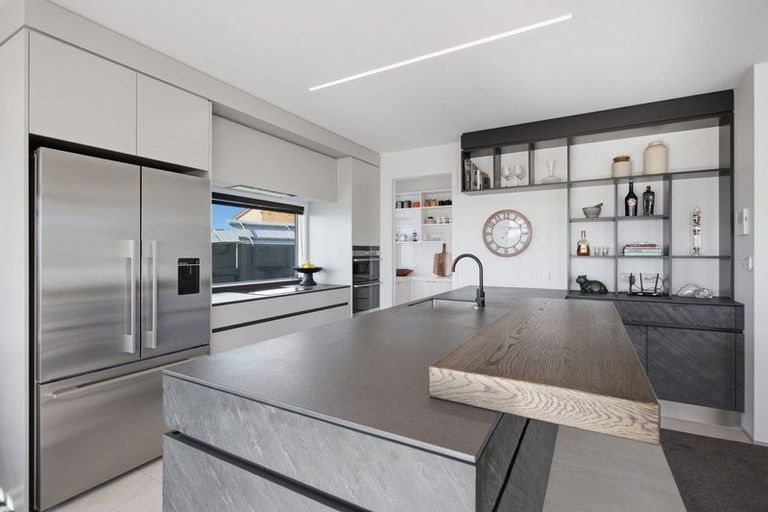 Photo of property in 21 Hine Street, New Plymouth, 4310