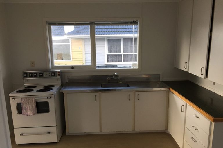 Photo of property in 44 Gossamer Drive, Pakuranga Heights, Auckland, 2010