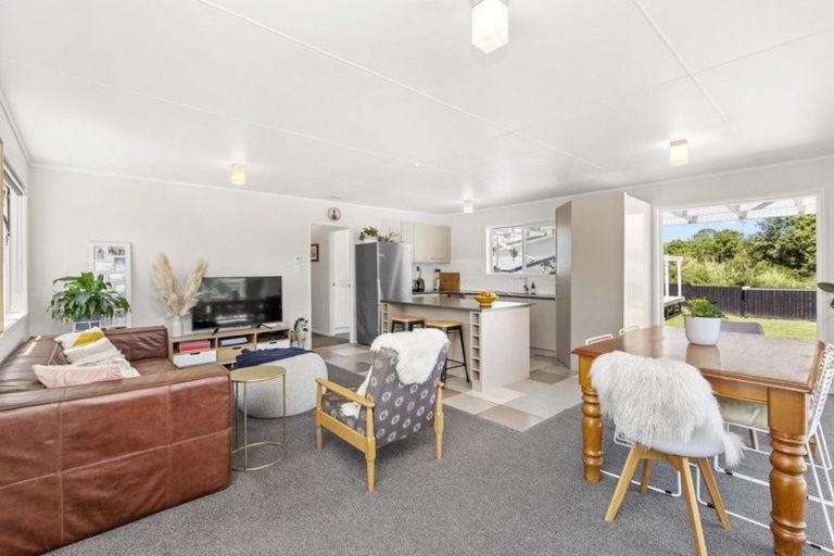 Photo of property in 30 Uenuku Avenue, Raglan, 3225
