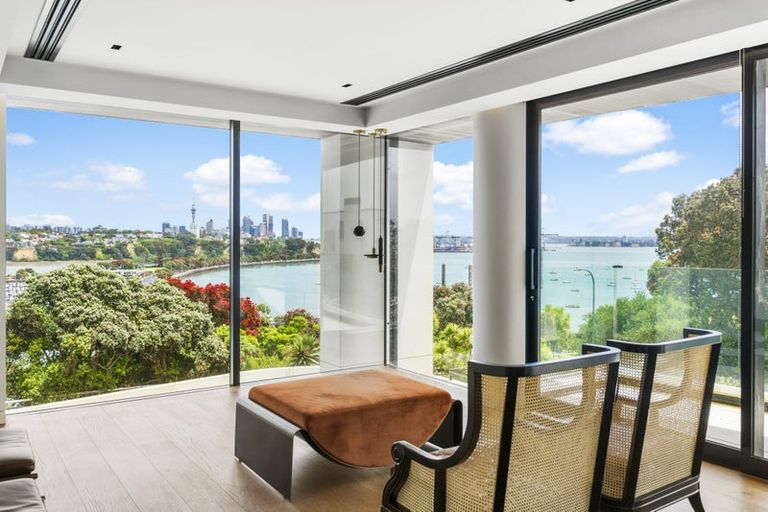 Photo of property in 92 Paritai Drive, Orakei, Auckland, 1071