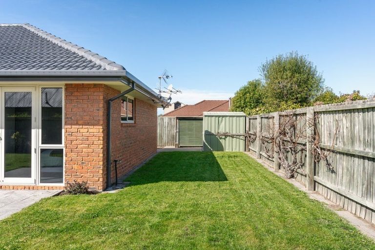 Photo of property in 72 Broadhaven Avenue, Parklands, Christchurch, 8083