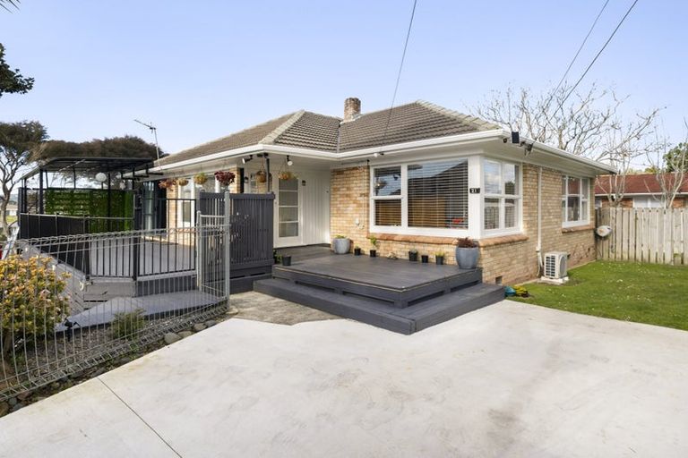 Photo of property in 21 Orams Road, Hillpark, Auckland, 2102
