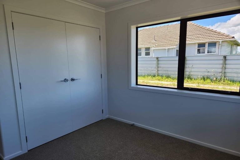 Photo of property in 6 Cross Street, Castlecliff, Whanganui, 4501
