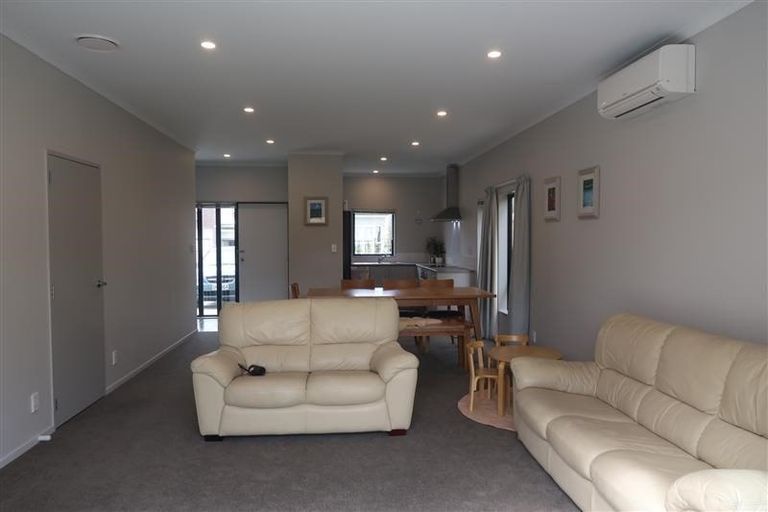 Photo of property in 43 Ipukarea Street, Weymouth, Auckland, 2103