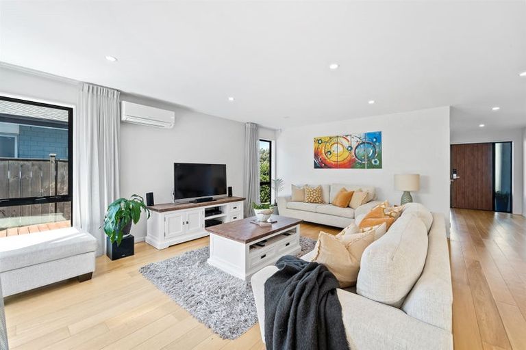 Photo of property in 37 Remuremu Street, Long Bay, Auckland, 0630