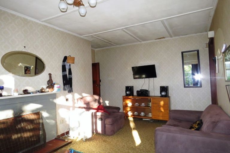 Photo of property in 19 Russell Street, Westport, 7825