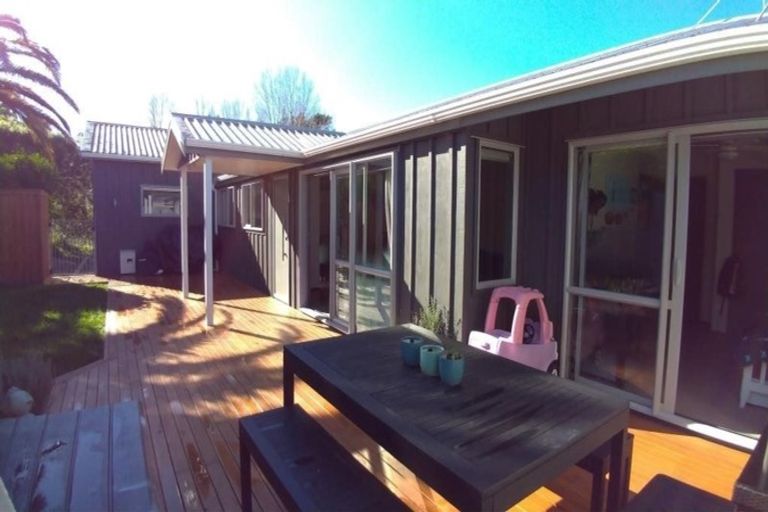 Photo of property in 24 Springtime Crescent, Stanmore Bay, Whangaparaoa, 0932