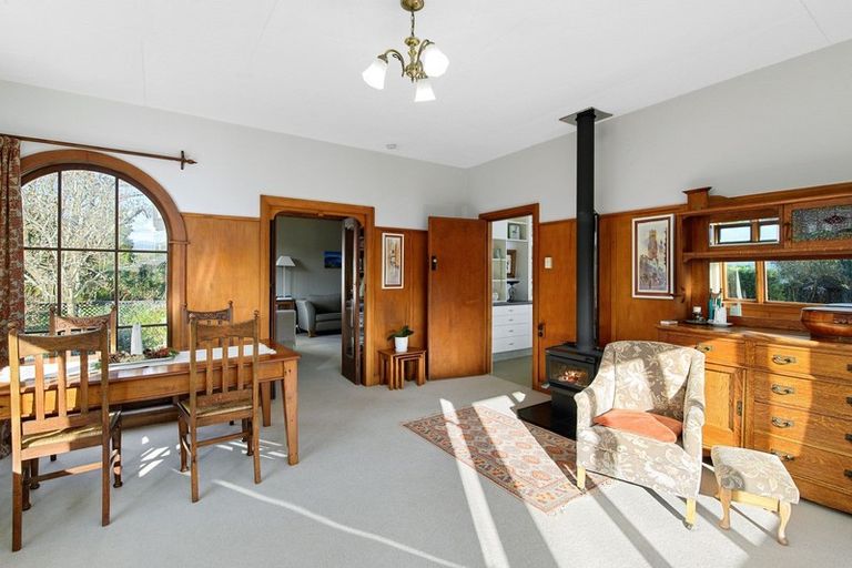 Photo of property in 83 Queenwood Road, Levin, 5510