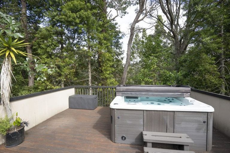 Photo of property in 26 Barlow Place, Chatswood, Auckland, 0626