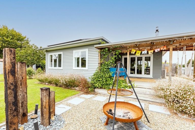 Photo of property in 22 Ross Street, Otane, 4202