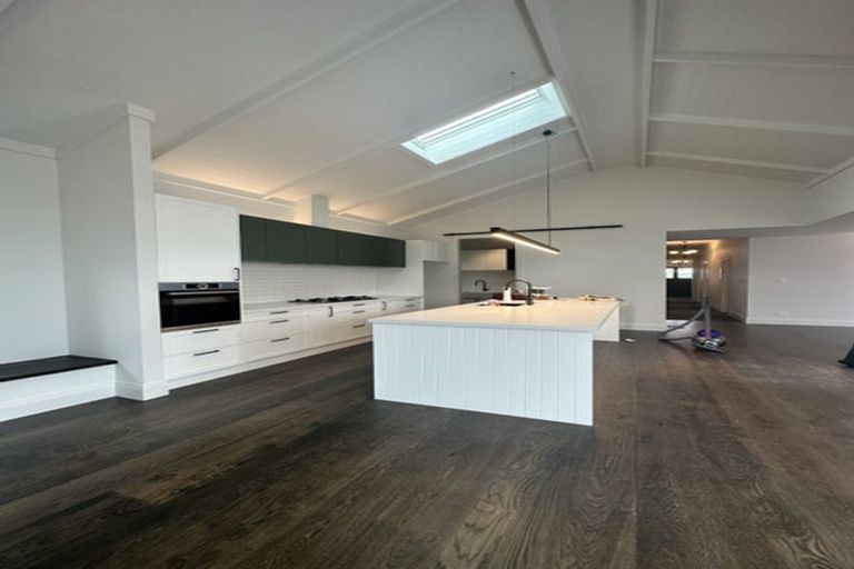 Photo of property in 50 Wairoa Road, Narrow Neck, Auckland, 0624