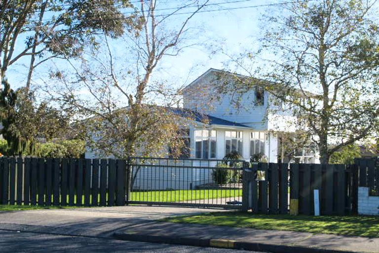 Photo of property in 32 Litten Road, Cockle Bay, Auckland, 2014
