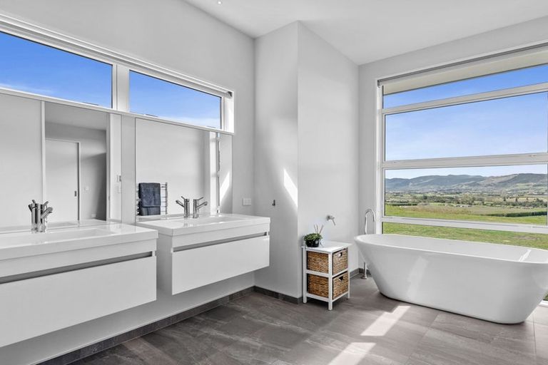 Photo of property in 70 Teapot Valley Road, Brightwater, 7091