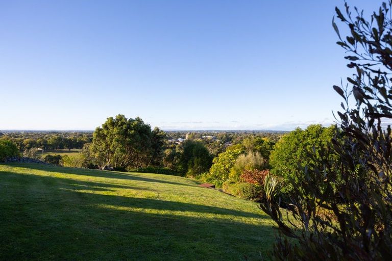 Photo of property in 45 The Strand, Fitzherbert, Palmerston North, 4410