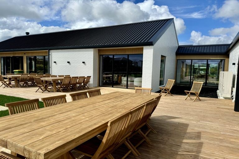 Photo of property in 18 Evergreen Parade, Rosehill, Papakura, 2113