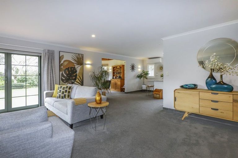 Photo of property in 15 Jacaranda Place, Greenmeadows, Napier, 4112