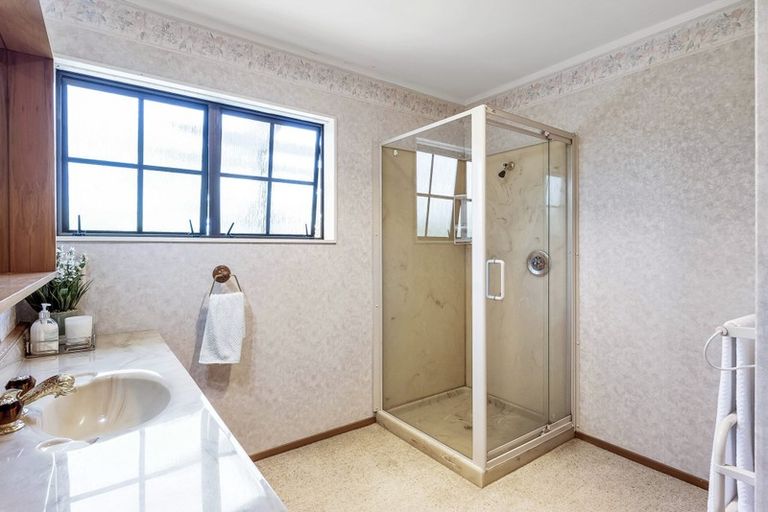 Photo of property in 14 Hastings Street, Waikanae Beach, Waikanae, 5036