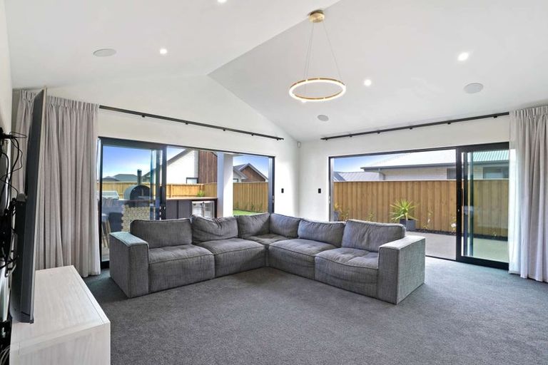 Photo of property in 3 Hunter Lane, Amberley, 7410