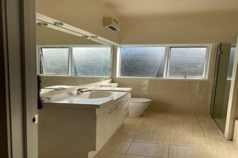 Photo of property in 2/49 Castor Road, Castor Bay, Auckland, 0620