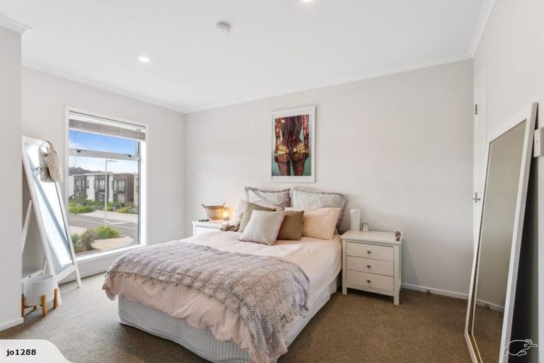 Photo of property in 21 Rangihina Road, Hobsonville, Auckland, 0616