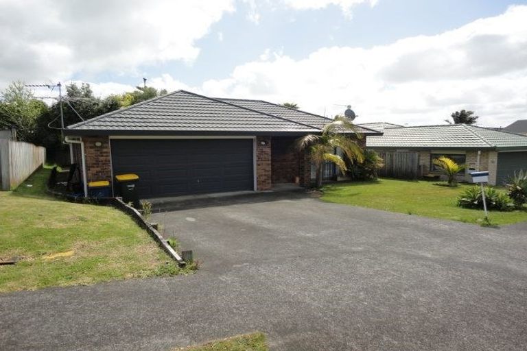 Photo of property in 19 Arlose Place, Westgate, Auckland, 0614