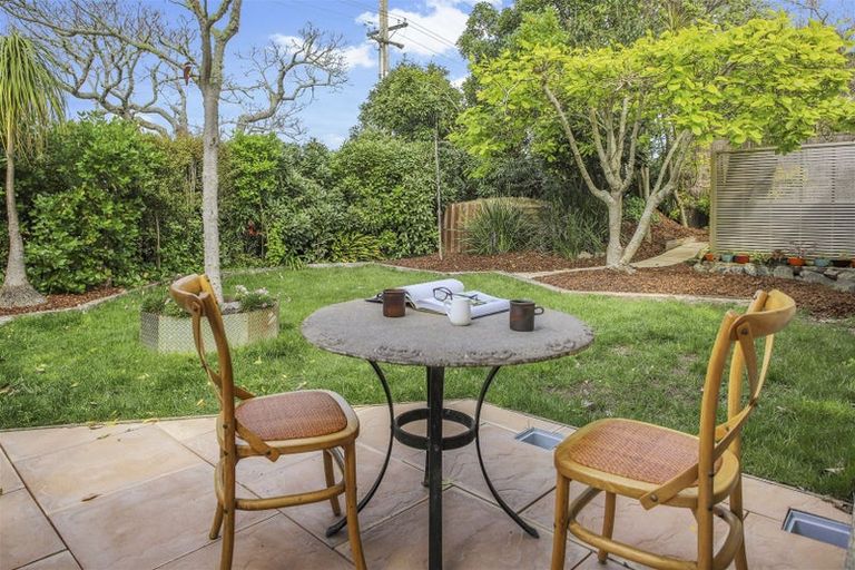 Photo of property in 32 North Road, Clevedon, Papakura, 2582