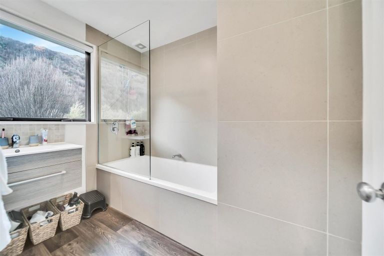 Photo of property in 19b Daveys Place, Arrowtown, 9302