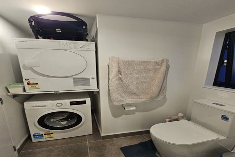 Photo of property in 2/122 Pooks Road, Ranui, Auckland, 0612