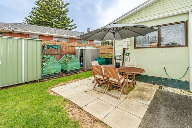 Photo of property in 143 Cornfoot Street, Castlecliff, Whanganui, 4501