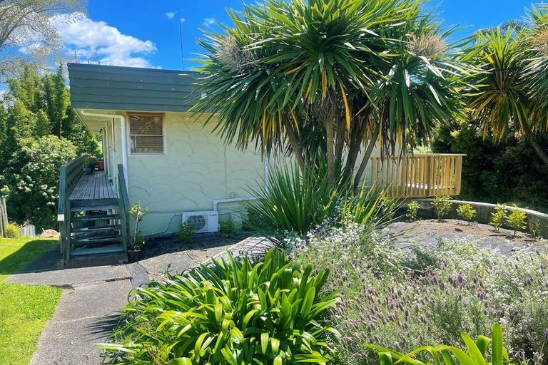 Photo of property in 1/9 Fuchsia Place, Birkdale, Auckland, 0626