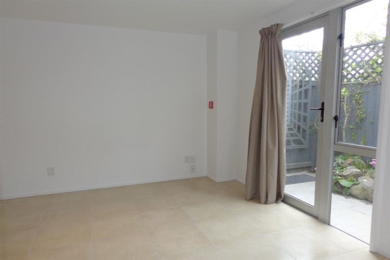 Photo of property in 2/32 Cranmer Square, Christchurch Central, Christchurch, 8013