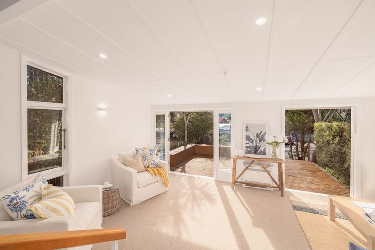 Photo of property in 79a Port Hills Road, Heathcote Valley, Christchurch, 8022