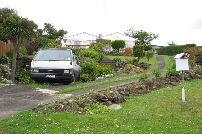 Photo of property in 10 Sullivan Avenue, Mangere Bridge, Auckland, 2022