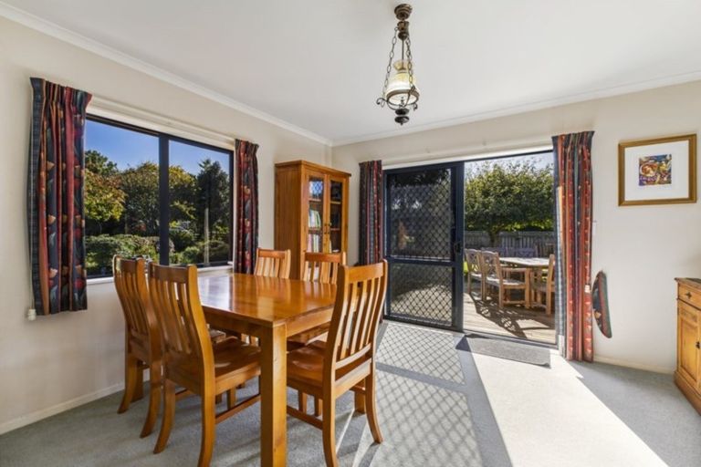 Photo of property in 2 Awaroa Stream Drive, Waiuku, 2123