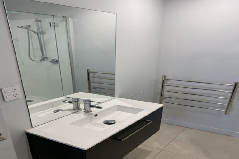 Photo of property in Frank Sargeson Apts, 6/74g Anzac Street, Takapuna, Auckland, 0622