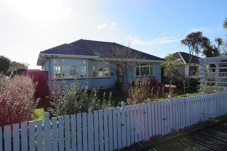 Photo of property in 65 Coopers Road, Dallington, Christchurch, 8061