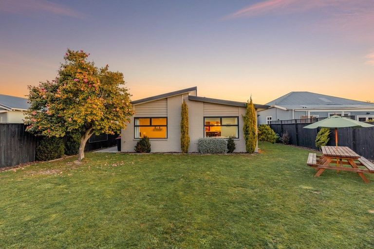 Photo of property in 15 Surrey Street, Linwood, Christchurch, 8062