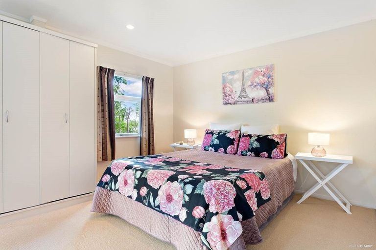 Photo of property in 549 East Coast Road, Browns Bay, Auckland, 0630