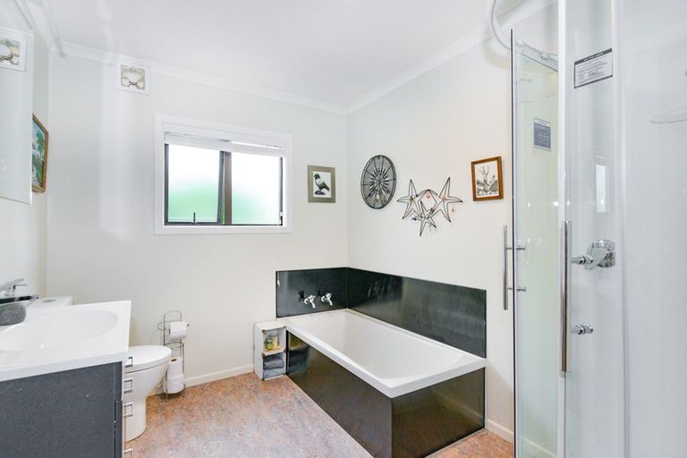 Photo of property in 52 James Cook Street, Havelock North, 4130